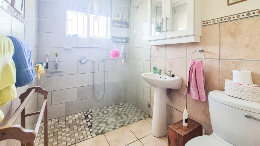 4 Bedroom Property for Sale in Langerug Western Cape